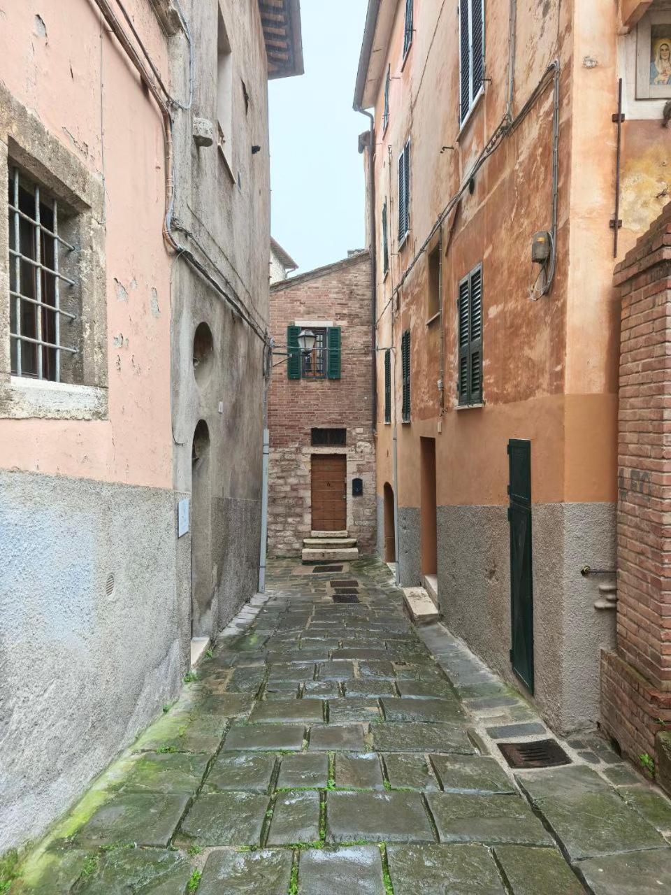 La Tana Del Priore Перуджа Экстерьер фото